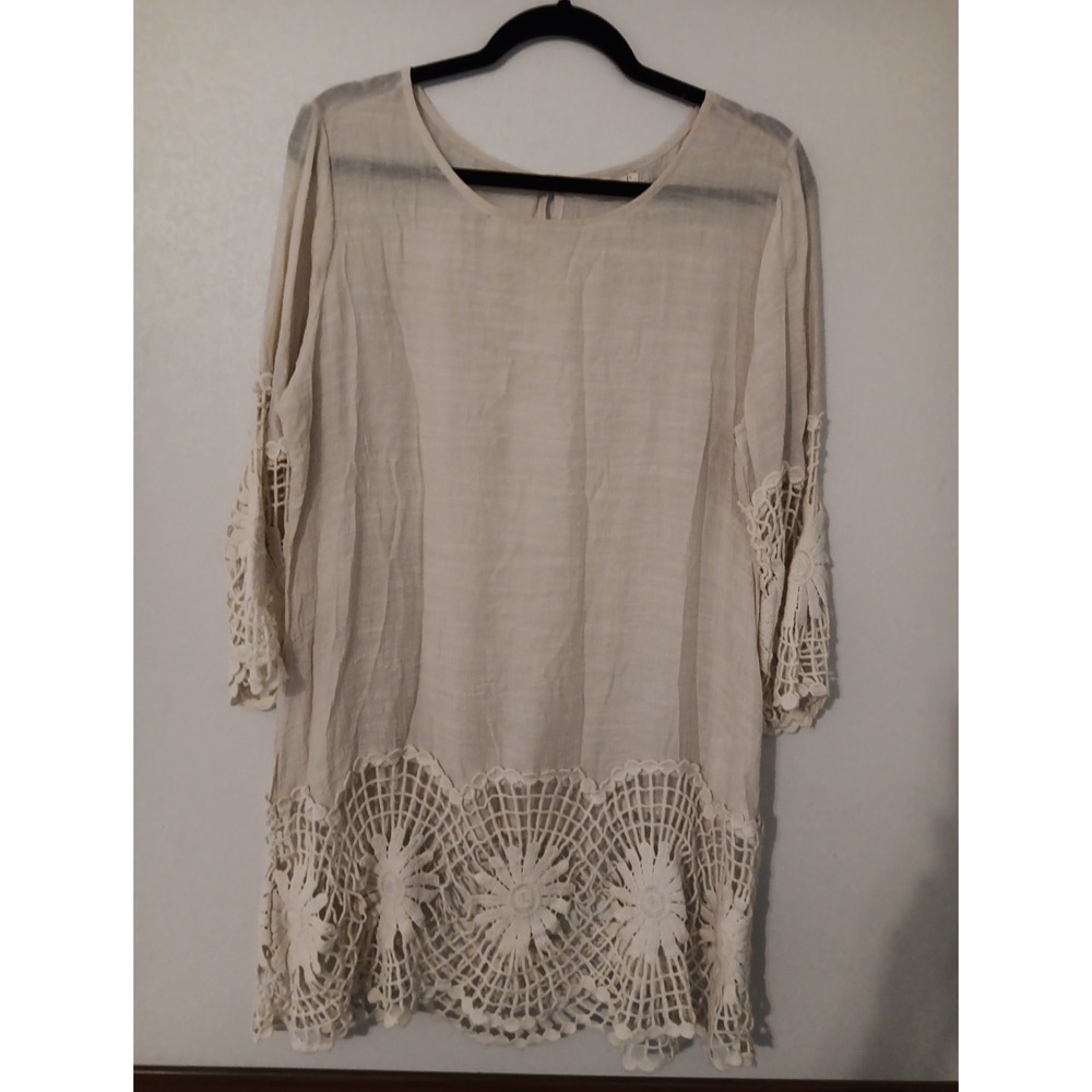 Indigo Soul Top Women's Sz. L Beige Crocheted Lace Flowers Boho Scoop Neck